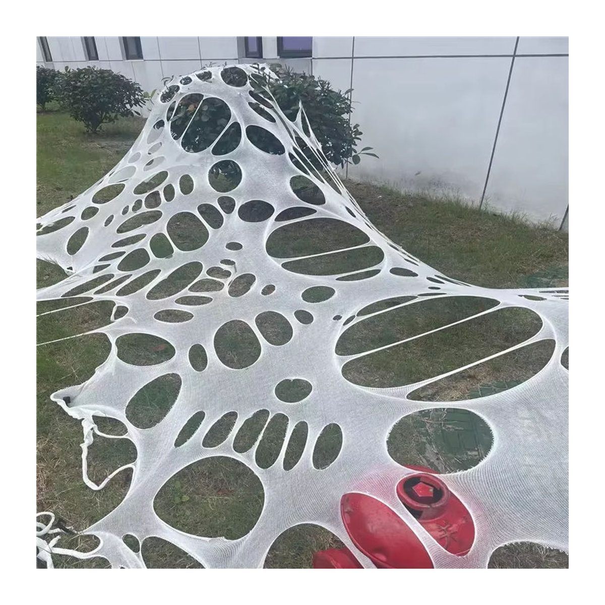 Trebalena Halloween Spinnennetz Dekoration aus Textil in Weiß, dehnbar und unregelmäßig für Outdoor und Indoor - Bild 2