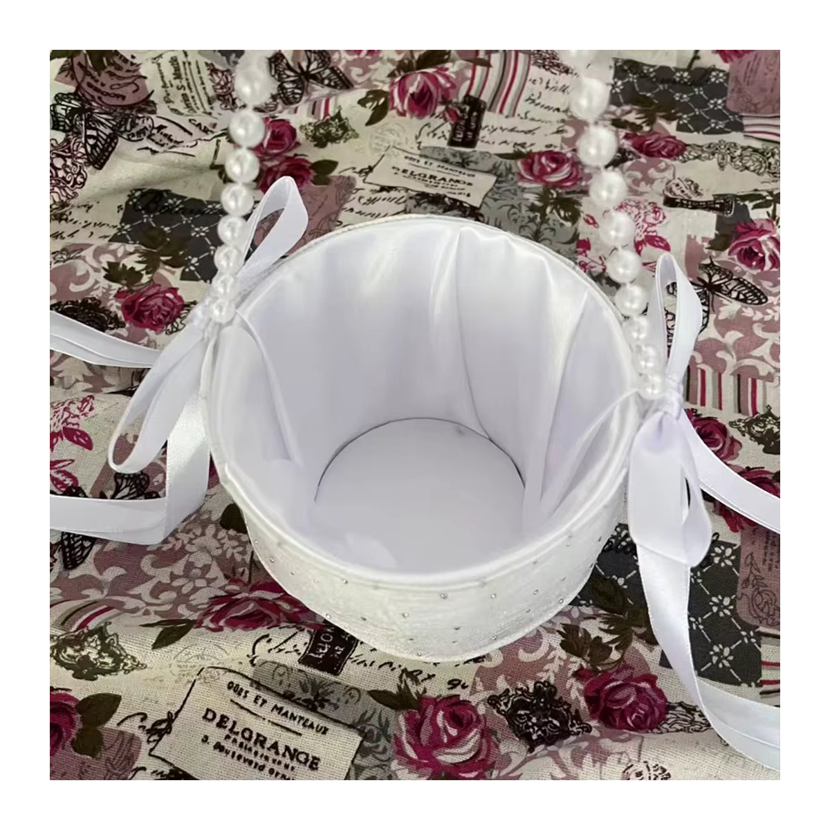 TRUE LOVE GIFT Hochzeitsblumenkorb aus weißem Spitzenstoff mit Schleife - Bild 3