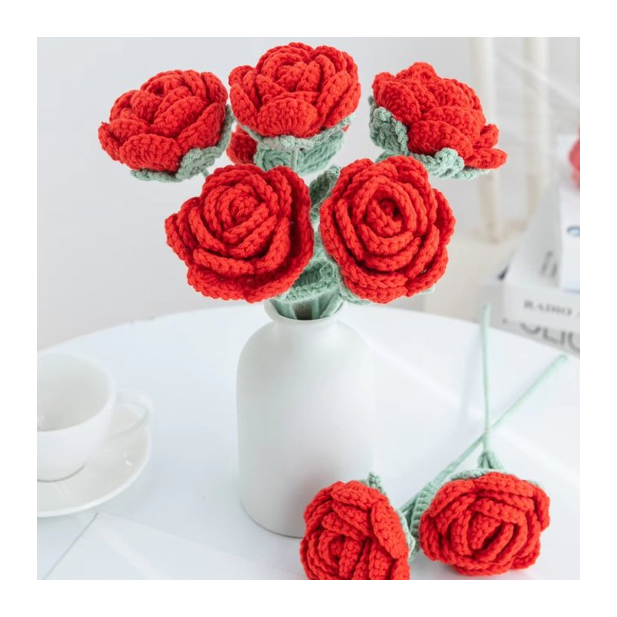 TTCY Handgemachte Häkel-Rosen aus Textil als künstlicher Blumenstrauß in Rot für Hochzeit und Dekoration - Bild 1