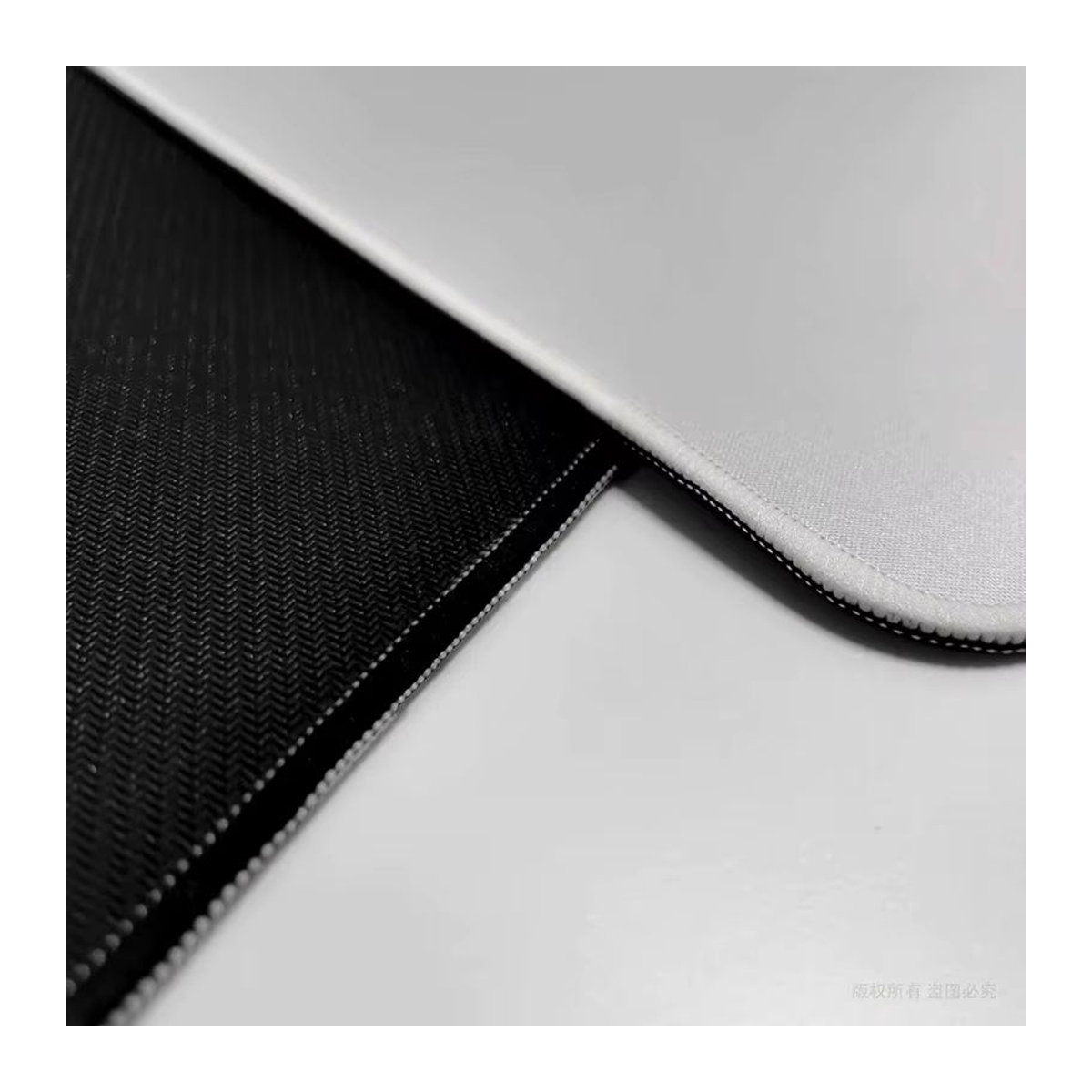 TWTOWO XXL Mauspad mit individuellem Design aus Naturkautschuk und Textil in Weiß, rechteckig und minimalistisch - Bild 4