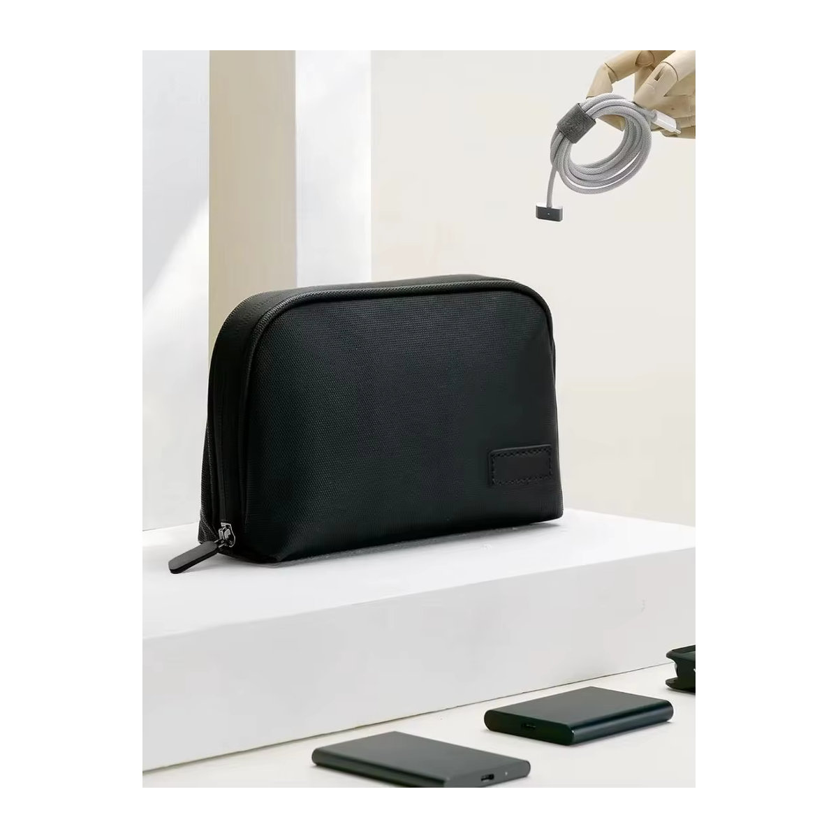 ValueWin Kabel-Aufbewahrungstasche in Schwarz, wasserdichte Organizer-Tasche für USB-Datenleitungen, Ladegeräte und elektronisches Zubehör im minimalistischen Design - Bild 7