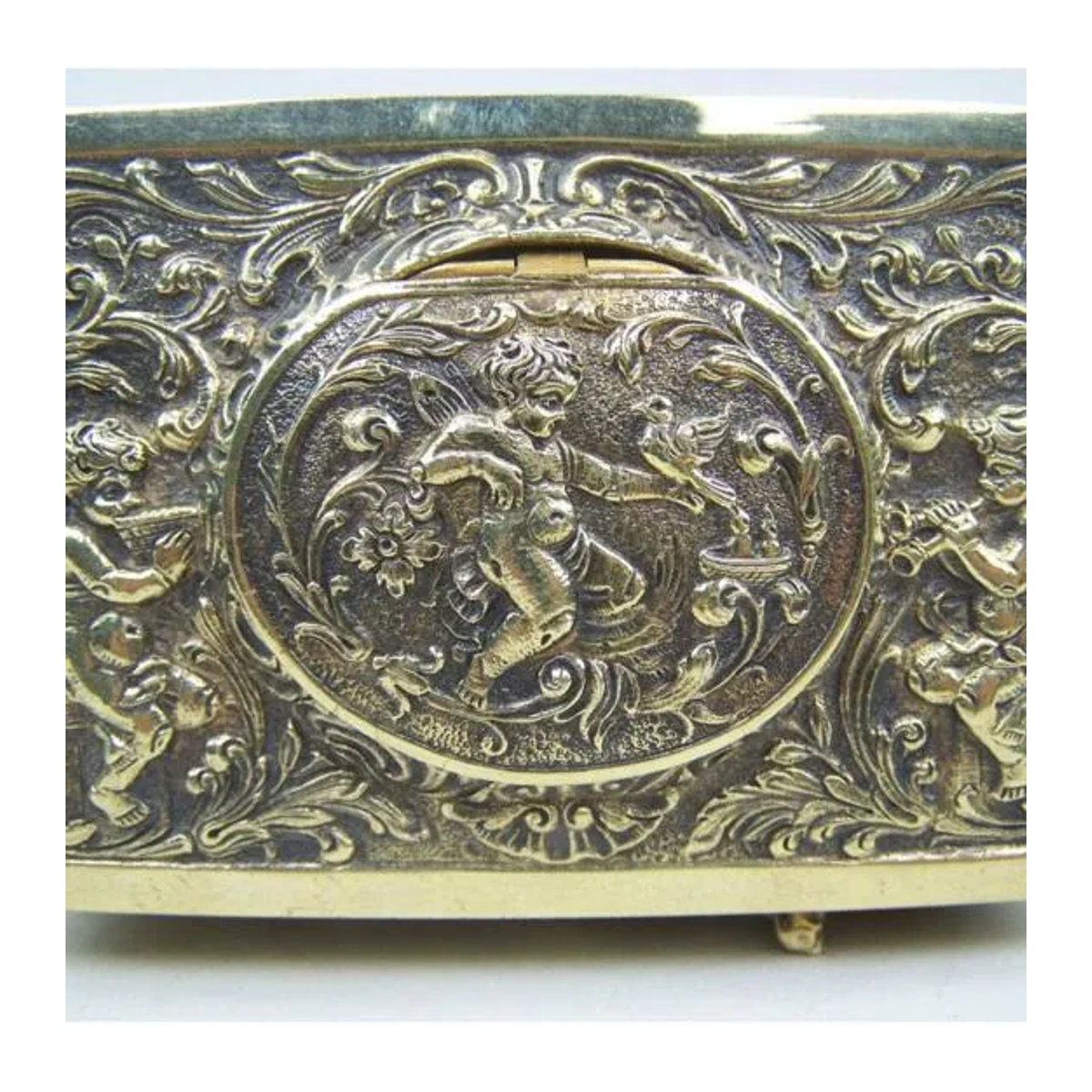 Vintage geprägte Metalldose mit Vogel-Motiv in Gold als dekoratives Sammelornament für Schreibtisch und Bücherregal - Bild 2