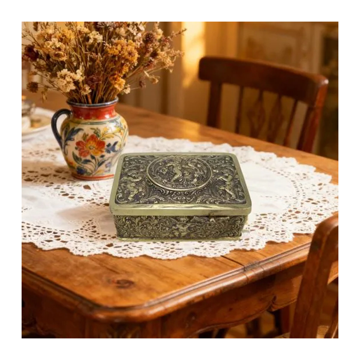 Vintage geprägte Metalldose mit Vogel-Motiv in Gold als dekoratives Sammelornament für Schreibtisch und Bücherregal - Bild 5