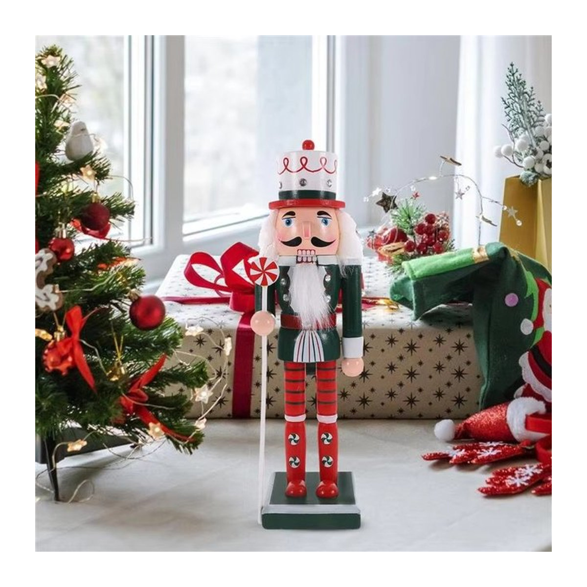 Vintage Nussknacker Figur aus Holz als weihnachtliches Deko-Ornament in Multicolor - Bild 1