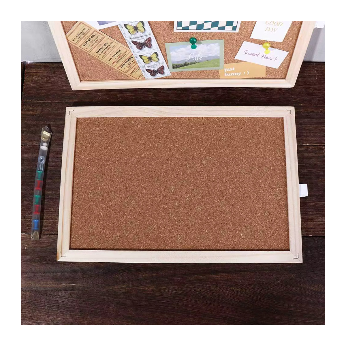 Wandbehang aus Kork und Holz in Braun als Message Board für Home Office und Schule - Bild 5