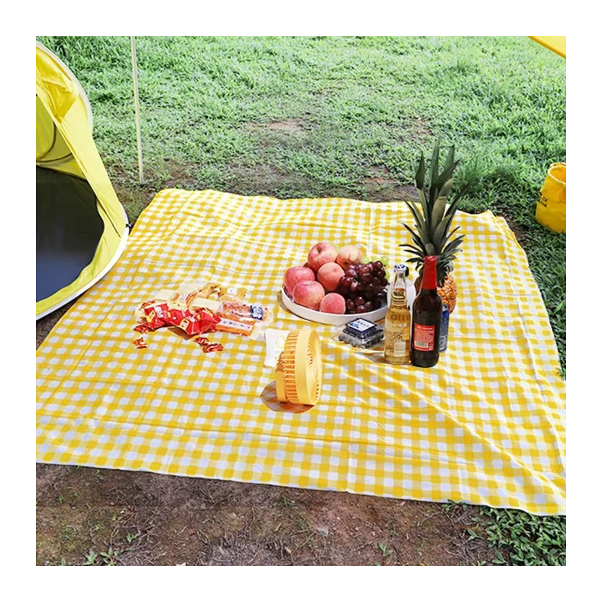 Wasserdichte und feuchtigkeitsbeständige Campingmatte für Outdoor und Picknick, faltbare Wandermatte in Gelb-Kariert - Bild 1