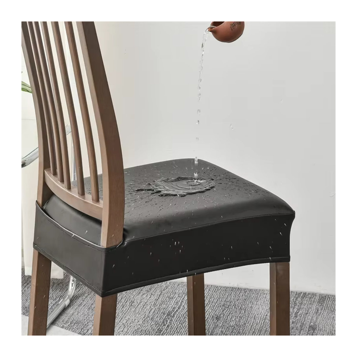Wasserdichter Stuhlbezug aus PU-Leder von WANERQU in Schwarz für Esszimmerstühle und Bankettstühle - Bild 3