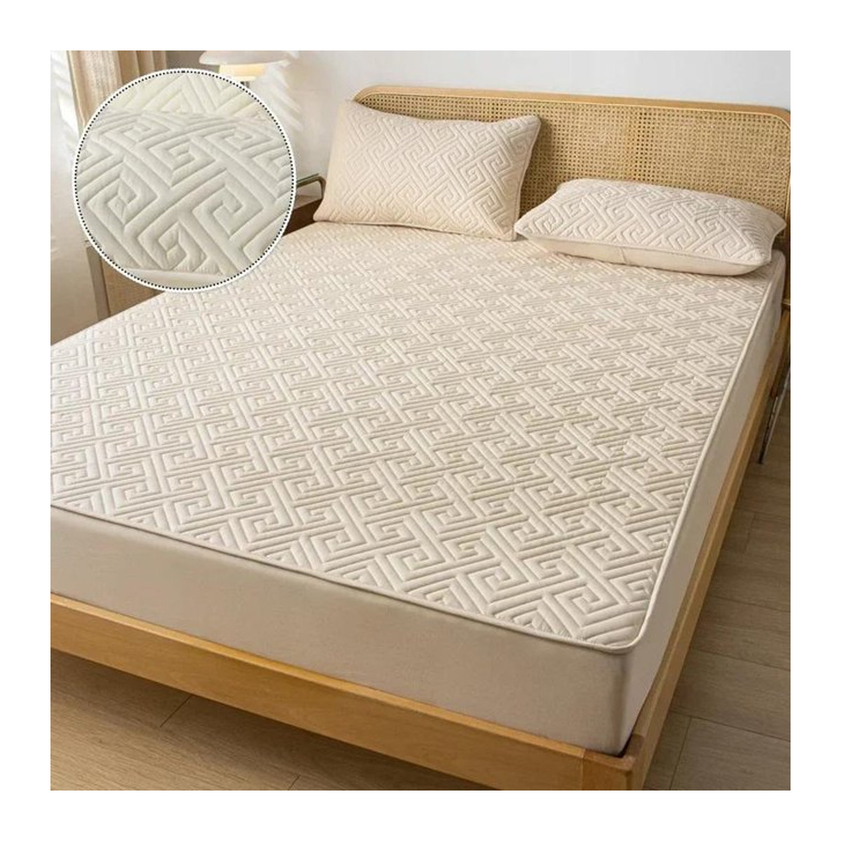 Wasserdichter und antibakterieller Matratzenschoner von Your Warm Home in Creme, verstellbares Spannbettlaken als allergikerfreundliche Unterlage - Bild 1
