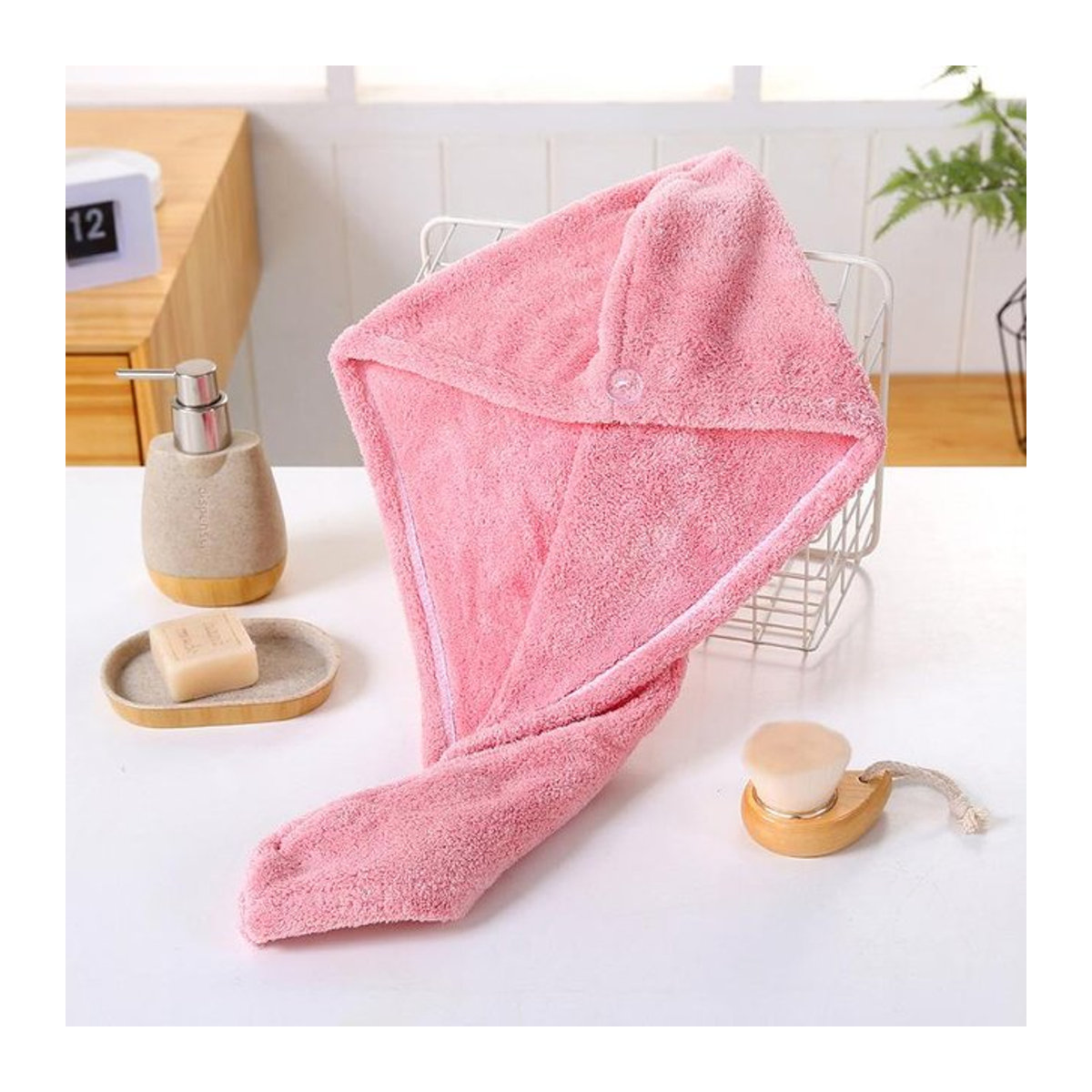 Weiches Haartrockenhandtuch aus Coral-Fleece als Wickelhut mit Knopf in Rosa - Bild 1