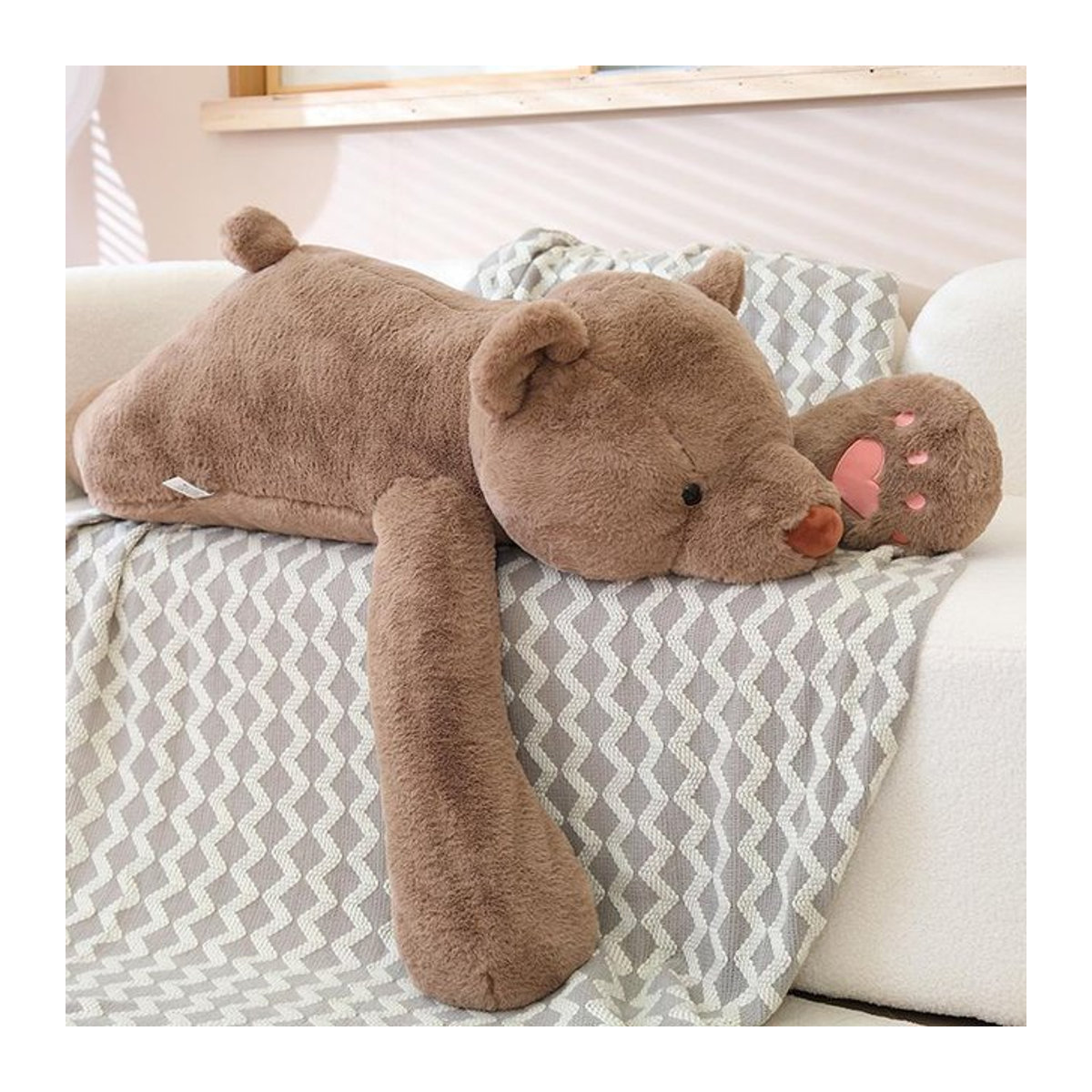 Weiches Kuschel-Eisbären Kissen als liegendes Plüschtier für Kinder, Länge: 60 cm - Bild 1