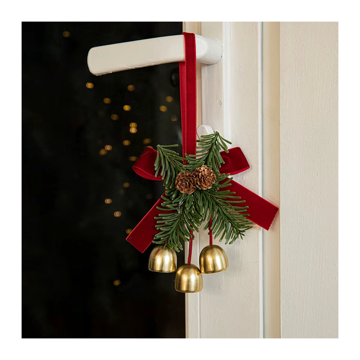 Weihnachts-Hängeornament von joy-enlife mit rotem Samt-Bogen und goldener Glocke - Bild 2