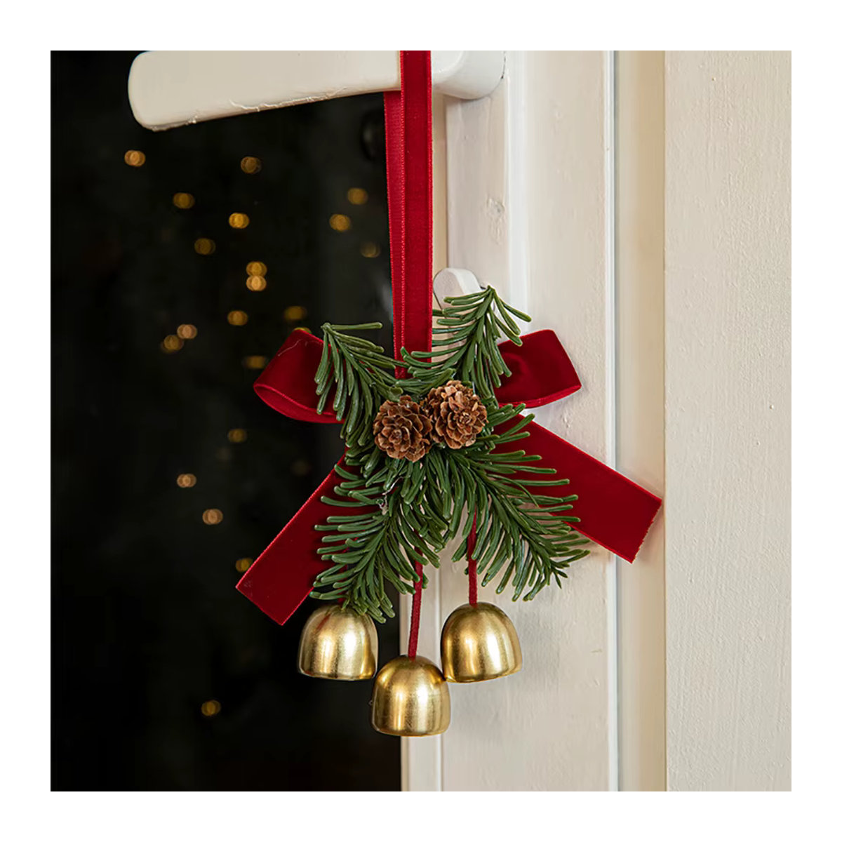 Weihnachts-Hängeornament von joy-enlife mit rotem Samt-Bogen und goldener Glocke - Bild 5
