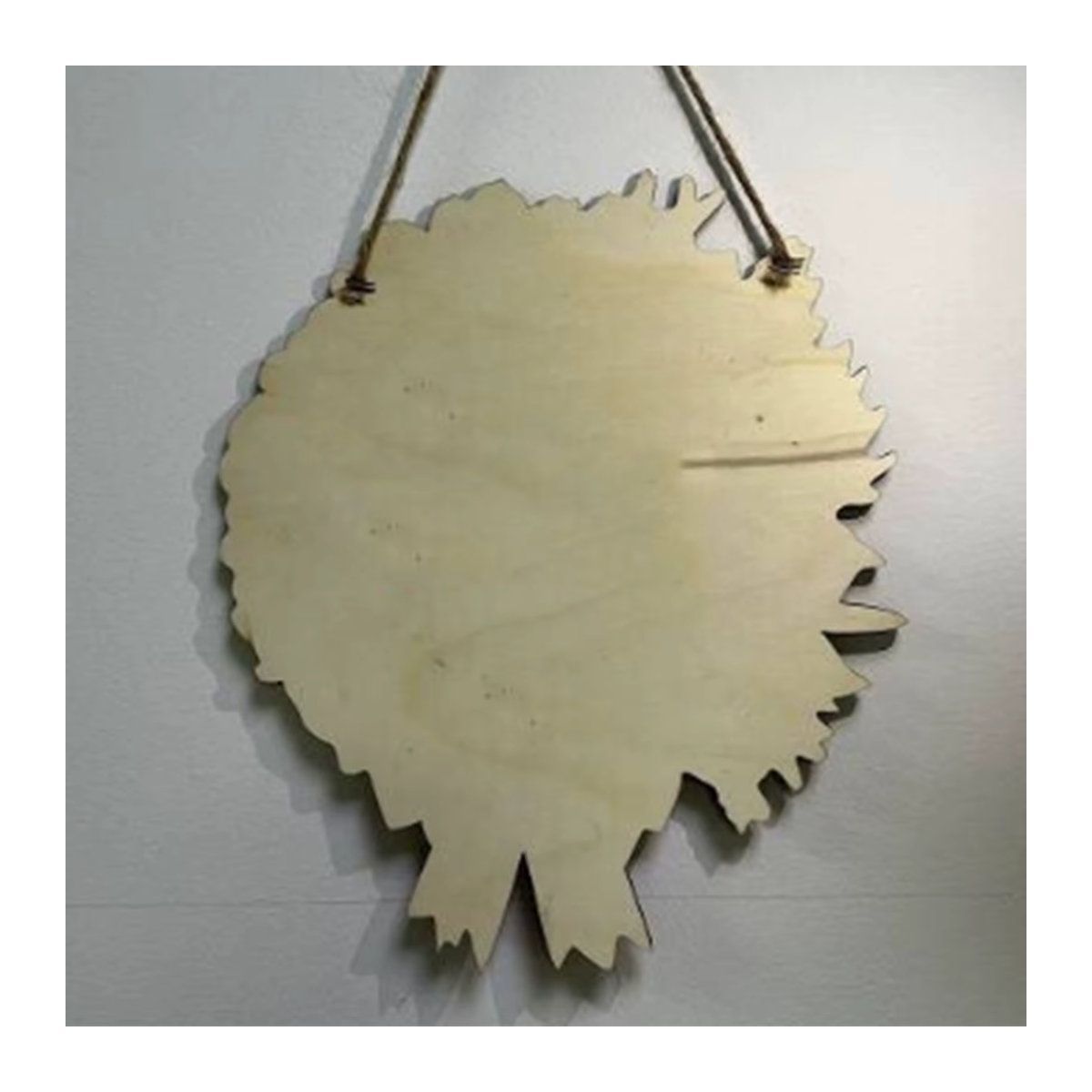 Weihnachts-Türschild als Kranz mit Heiliger Jesus-Aufdruck und Beerencluster für den Innen- und Außenbereich - Bild 2