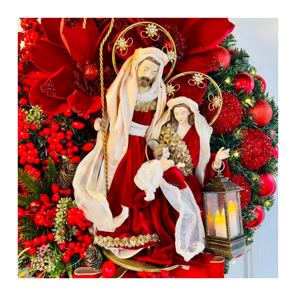 Weihnachts-Türschild als Kranz mit Heiliger Jesus-Aufdruck und Beerencluster für den Innen- und Außenbereich - Bild 3