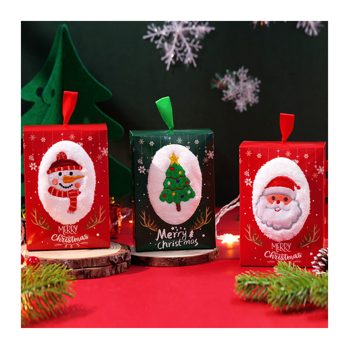 Weihnachtshandtuch in Geschenkbox mit Weihnachtsbaum-Design - Bild 1