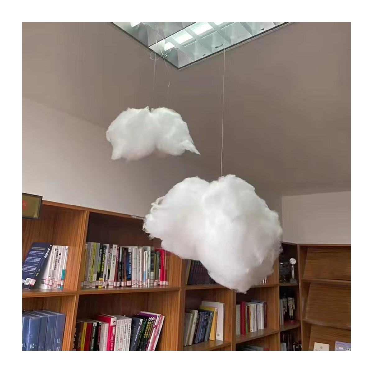 Weiße künstliche Baumwollwolke als hängendes Dekoelement für Hochzeit, Geburtstag oder Weihnachten - Bild 3