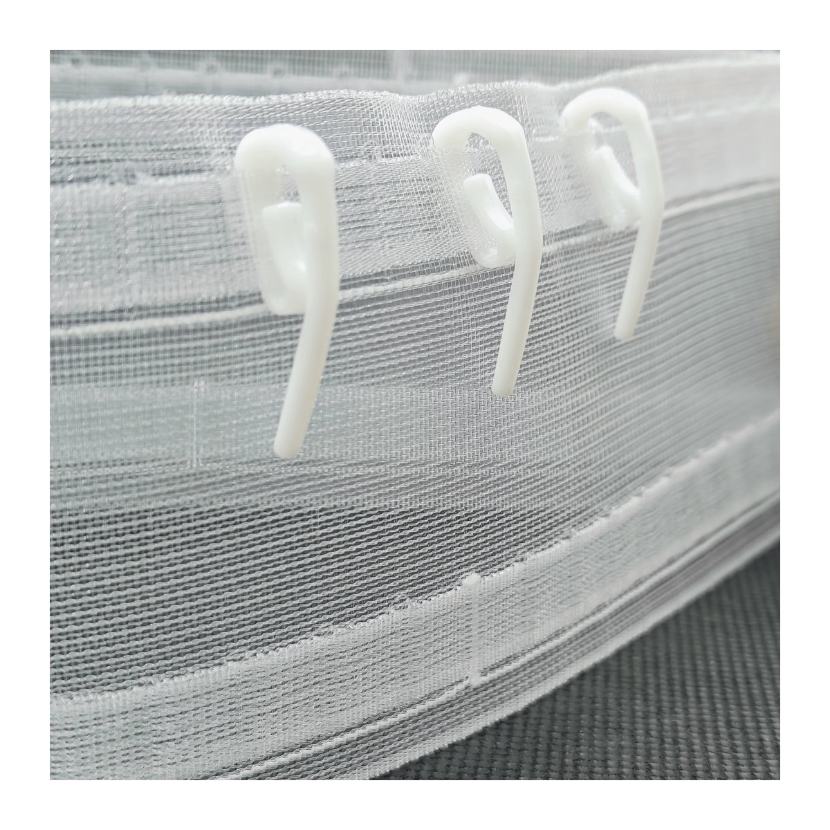 Weiße Kunststoff Vorhanghaken mit Ring für Vorhangschienen und S-Fold Wave Vorhänge - Bild 3