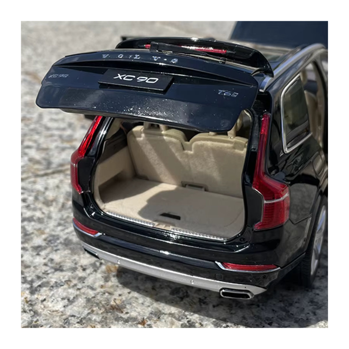 WELLY Volvo XC90 SUV Modellauto aus Metall in Schwarz, Maßstab 1:18 Druckguss-Modell - Bild 6