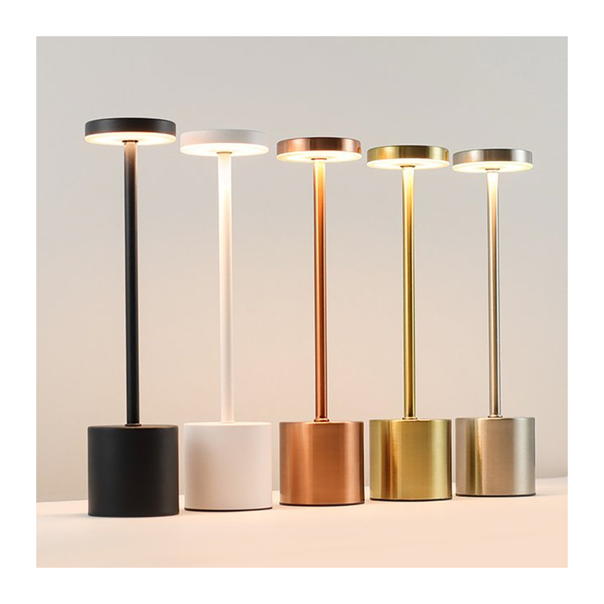 Wiederaufladbare LED Metall Tischlampe mit Touch-Funktion und drei Lichtfarben für Nachttisch und Dekoration - Bild 1