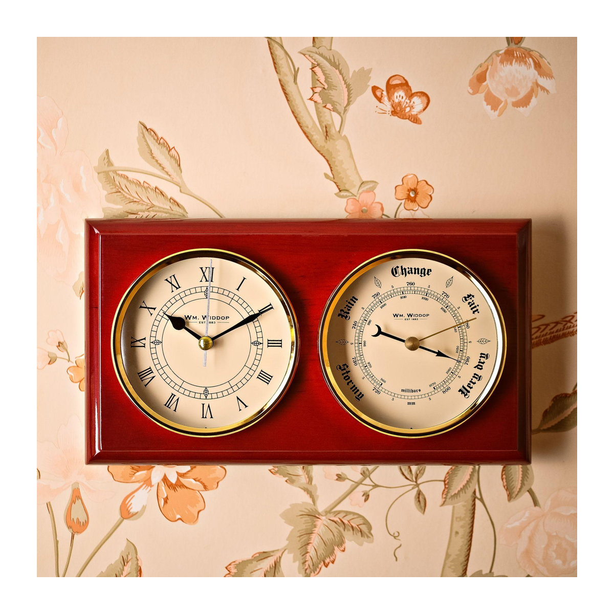 Wm.Widdop Wanduhr und Barometer aus Holz mit römischen Ziffern und Quarzwerk in Braun, B/H: 25,5 x 25,5 cm - Bild 2