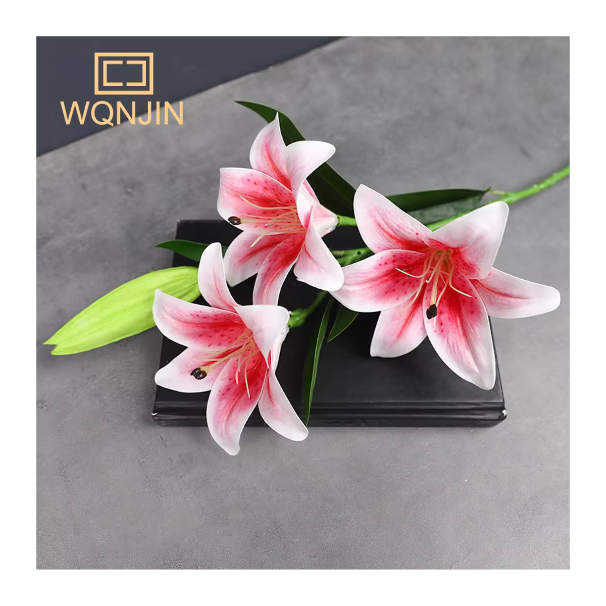 WQNJIN Künstliche Lilie aus Kunststoff mit 4 Blüten im 3D-Druck, Einzelstiel für Hochzeit und Dekoration in Weiß oder Rosa - Bild 3