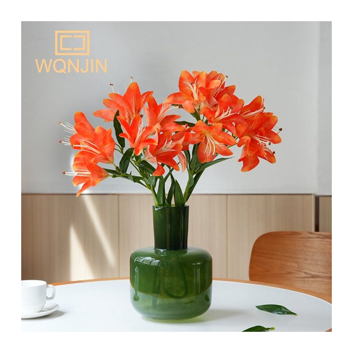 WQNJIN Künstliche Lilien in Orange mit 10 Köpfen als Dekoration für Hochzeiten und Blumenarrangements - Bild 1