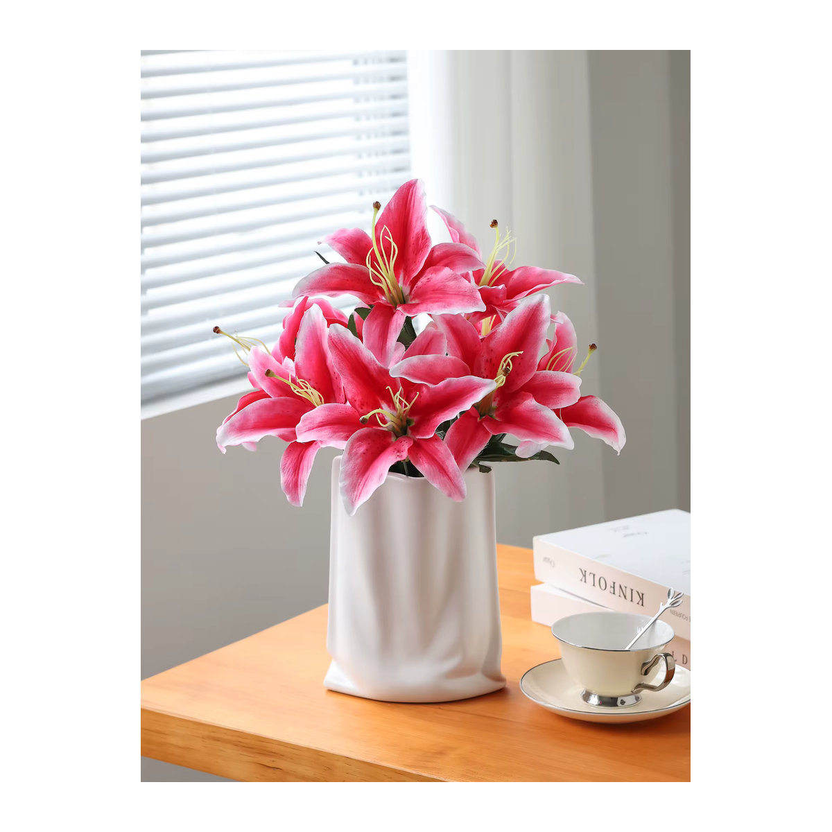WQNJIN Künstliche Lilien mit 9 Blütenköpfen als dekorativer Blumenstrauß für Hochzeiten in Weiß oder Rosa - Bild 3