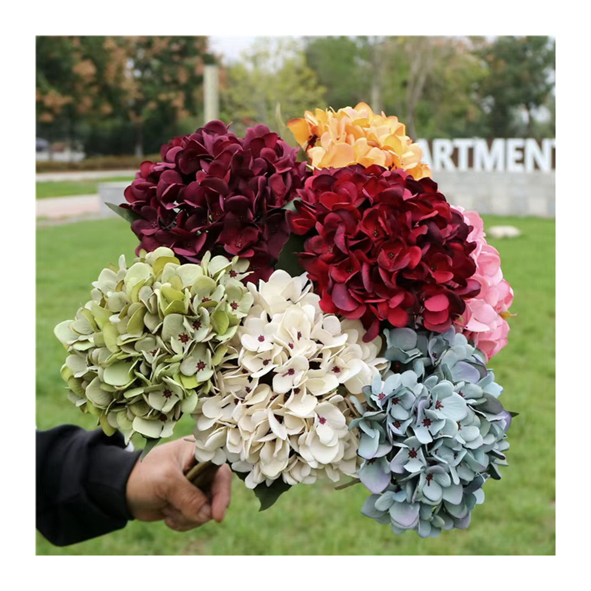 XIAOYINMO Künstliche Hortensien in Rot und Mehrfarbig als Textil-Blumen für Hochzeiten, Brautsträuße und Dekorationen - Bild 4