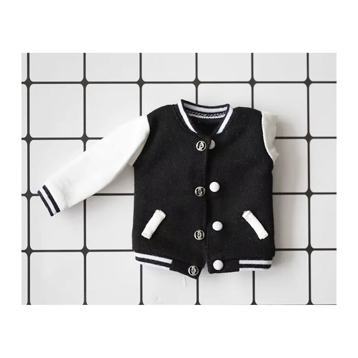 XiDonDon Puppenkleidung für 1/6 BJD Puppen, Schuluniform und Baseball-Outfit mit T-Shirt, Jacke sowie Shorts oder Rock, Weiß/Mehrfarbig, Größe: 30 cm - Bild 4