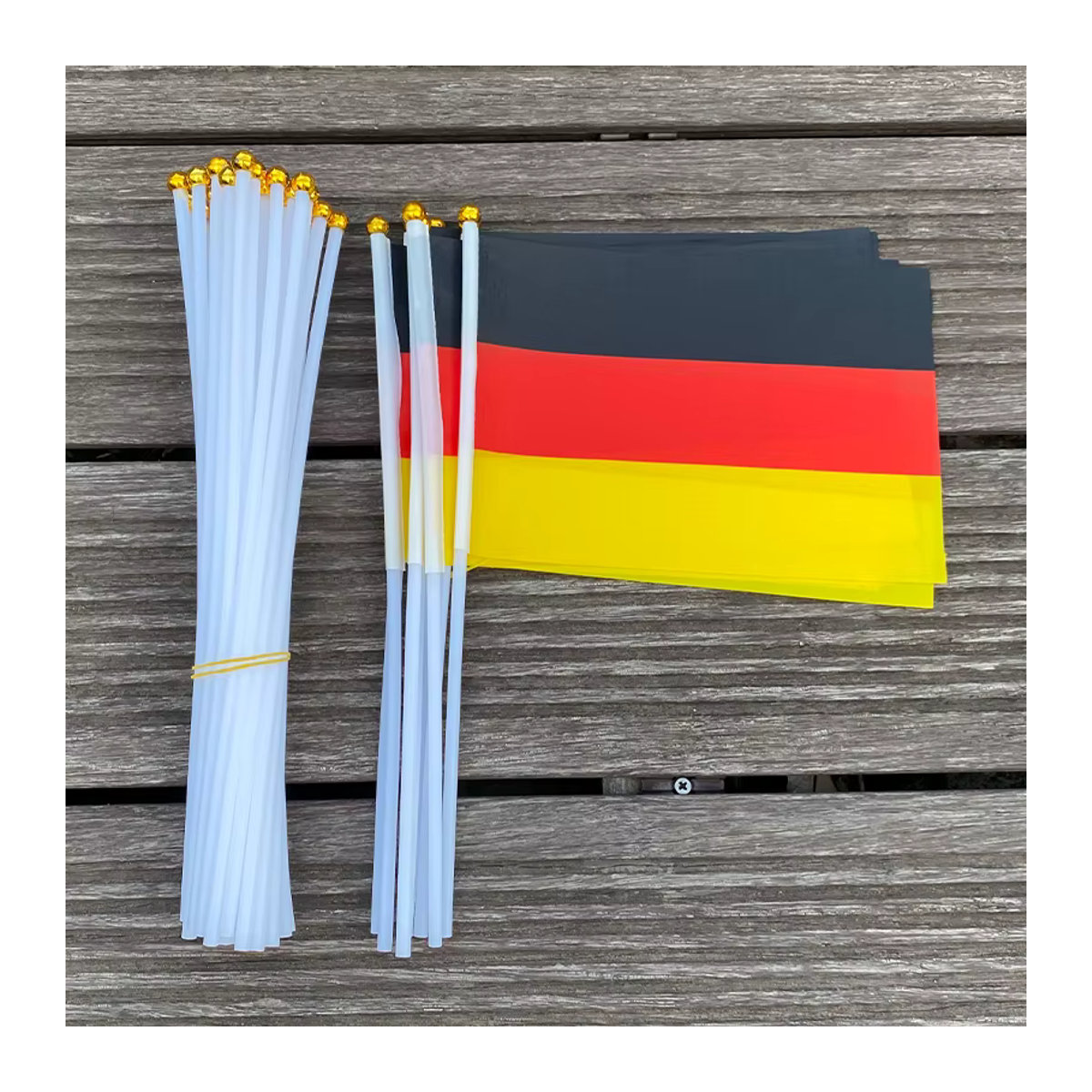 Xvggdg Deutschland Handflaggen Set 100 Stück, mehrfarbig, B: 21 cm, H: 14 cm - Bild 2