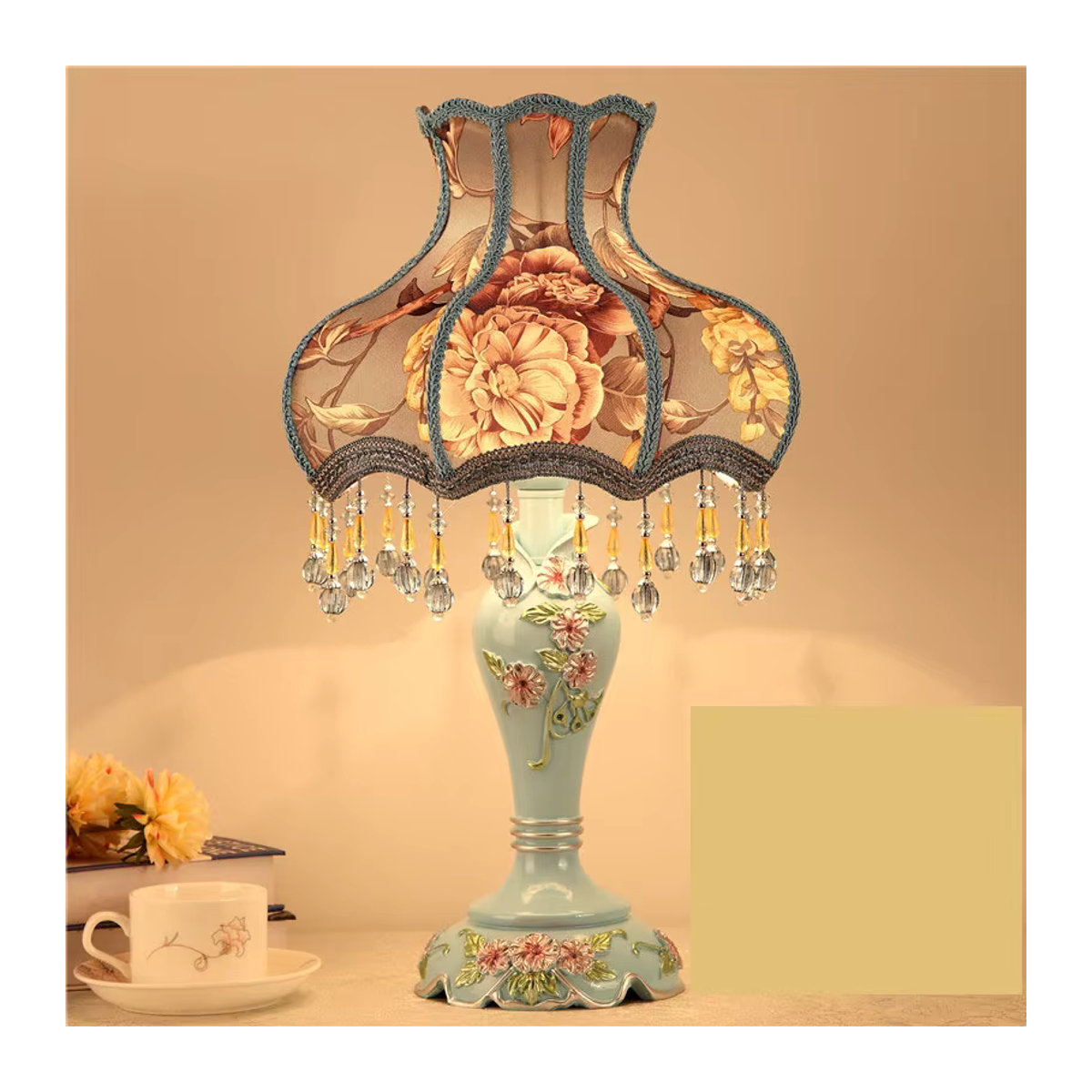 Ynhaw Nachttischlampe aus Kunstharz im klassischen Design - Bild 1