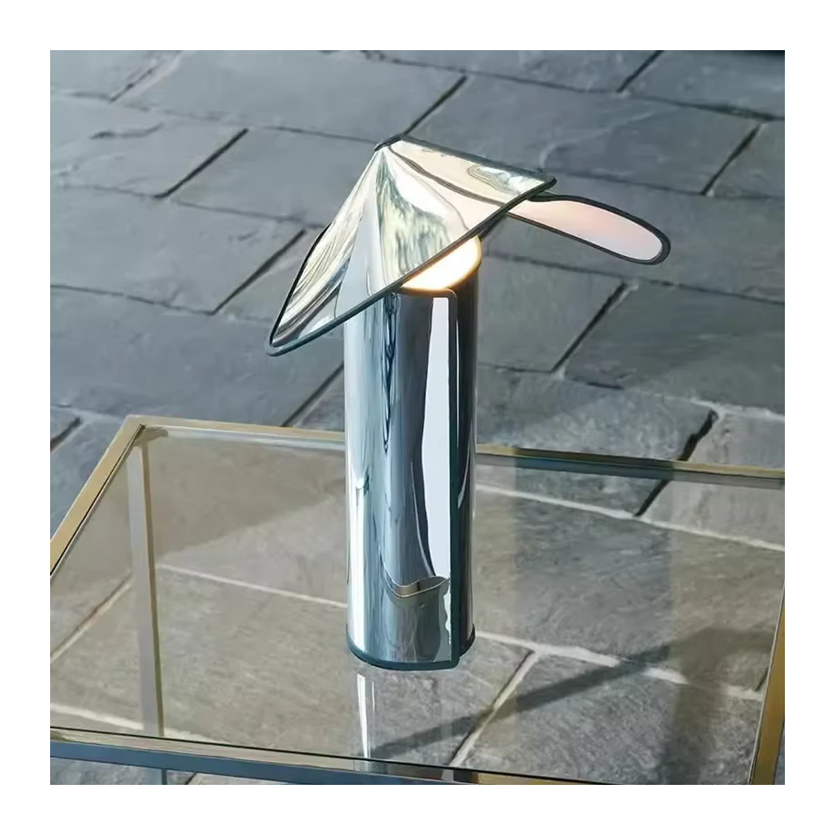 YUENSLIGHTING Designer Stehlampe im skandinavischen Stil aus Stahl mit minimalistischem Nordic Design - Bild 3