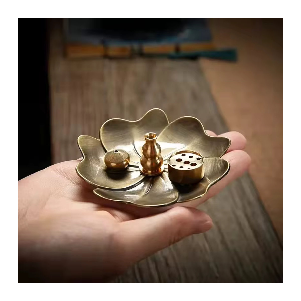 YXYMCF 2-in-1 Räuchergefäß-Set aus antiker Legierung und Sandelholz in Gold mit floralem Lotus-Halter für Spulenkegel-Räucherstäbchen - Bild 5