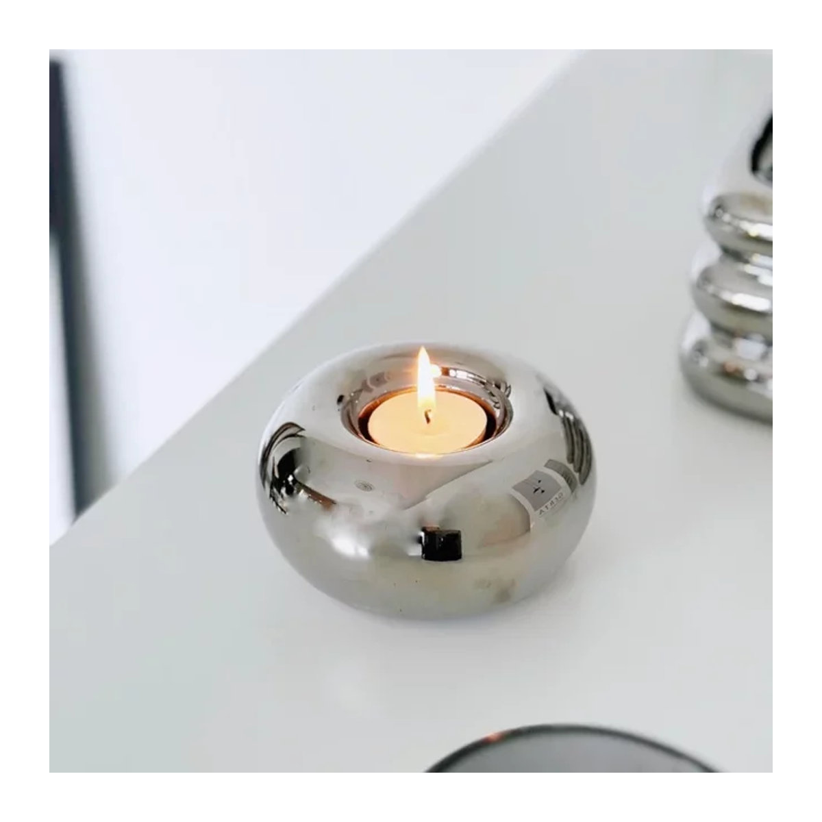 ZINBOOM Kerzenhalter Ring aus Keramik und Metall in Silber für Teelichter, modernes rundes Design für Home Office und Dekoration - Bild 1