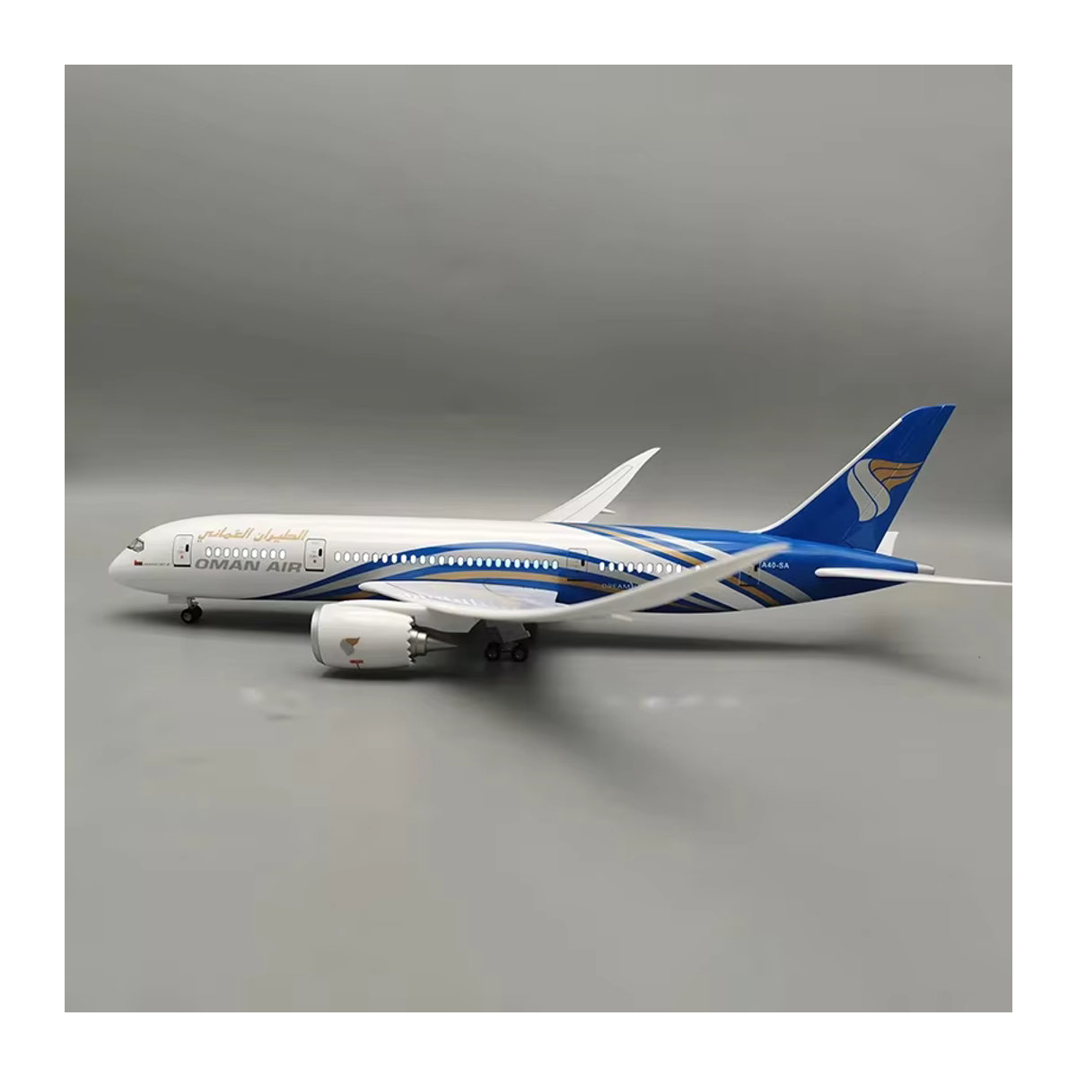 ZOCO Flugzeugmodell Oman Air Boeing B787 im Maßstab 1:130, Druckguss-Harz-Modell in Weiß und Blau, Länge: 47 cm - Bild 3